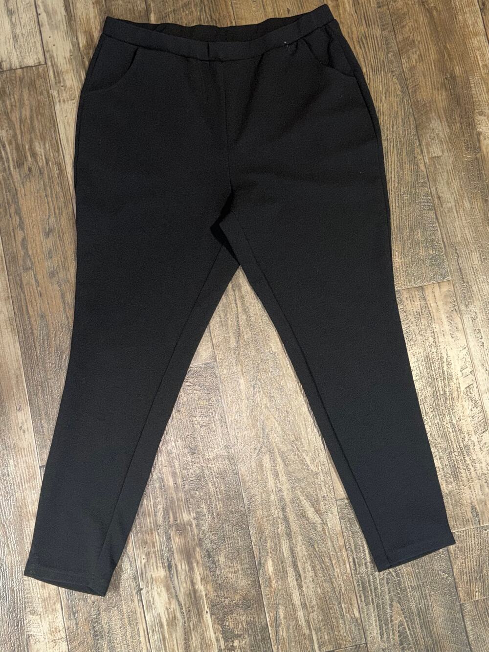 Shein Curvy Black Pants Side Pockets Tapered Leg Pull-On Waist